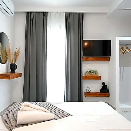 Beachfront Cycladic Irene Boutique ホテル 4*
