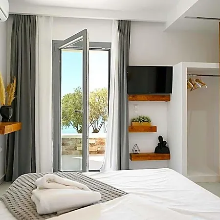 Beachfront Cycladic Irene Boutique