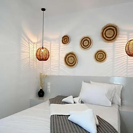 Beachfront Cycladic Irene Boutique ホテル Loutrá