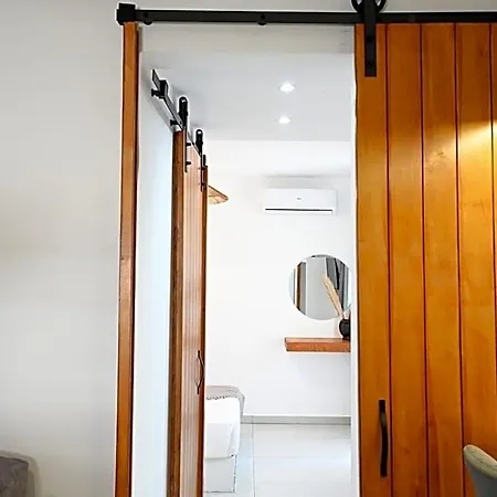 Beachfront Cycladic Irene Boutique ホテル 4*
