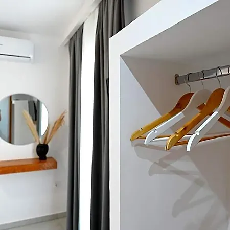 ホテル Beachfront Cycladic Irene Boutique