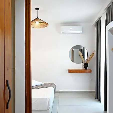 ホテル Beachfront Cycladic Irene Boutique Loutrá
